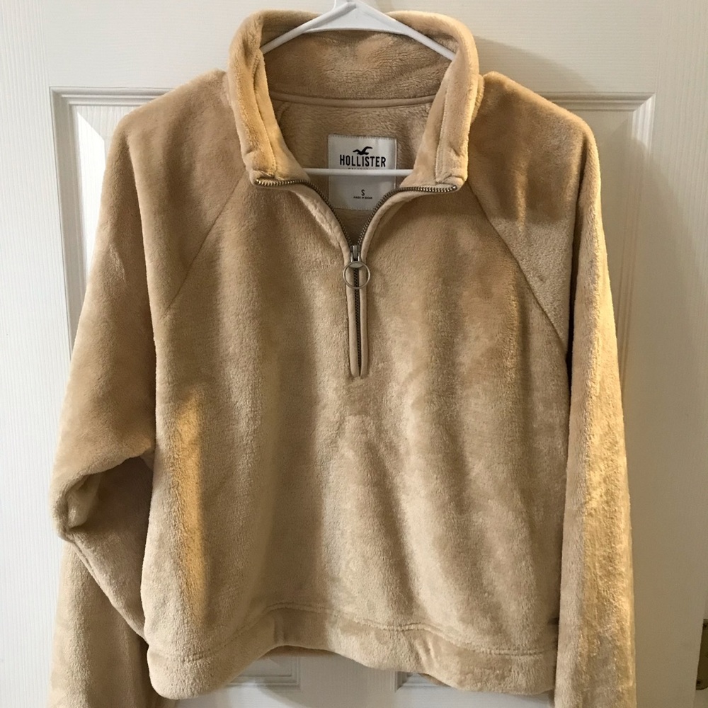 Hollister Women’s Size Small Cozy Top